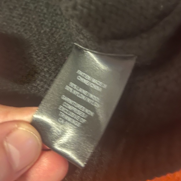 Wool blend black, blue and red floral jacquard sweater NWT - Picture 6 of 10